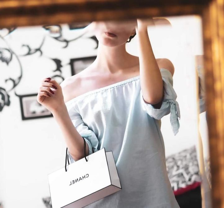 laura-chouette-wi_OxwzoNo8-unsplash